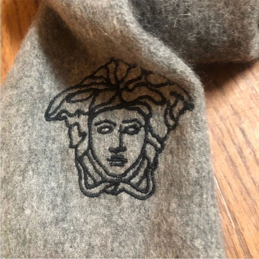 Authentic Versace Pure New Wool Scarf Gray Medusa Italy Unisex